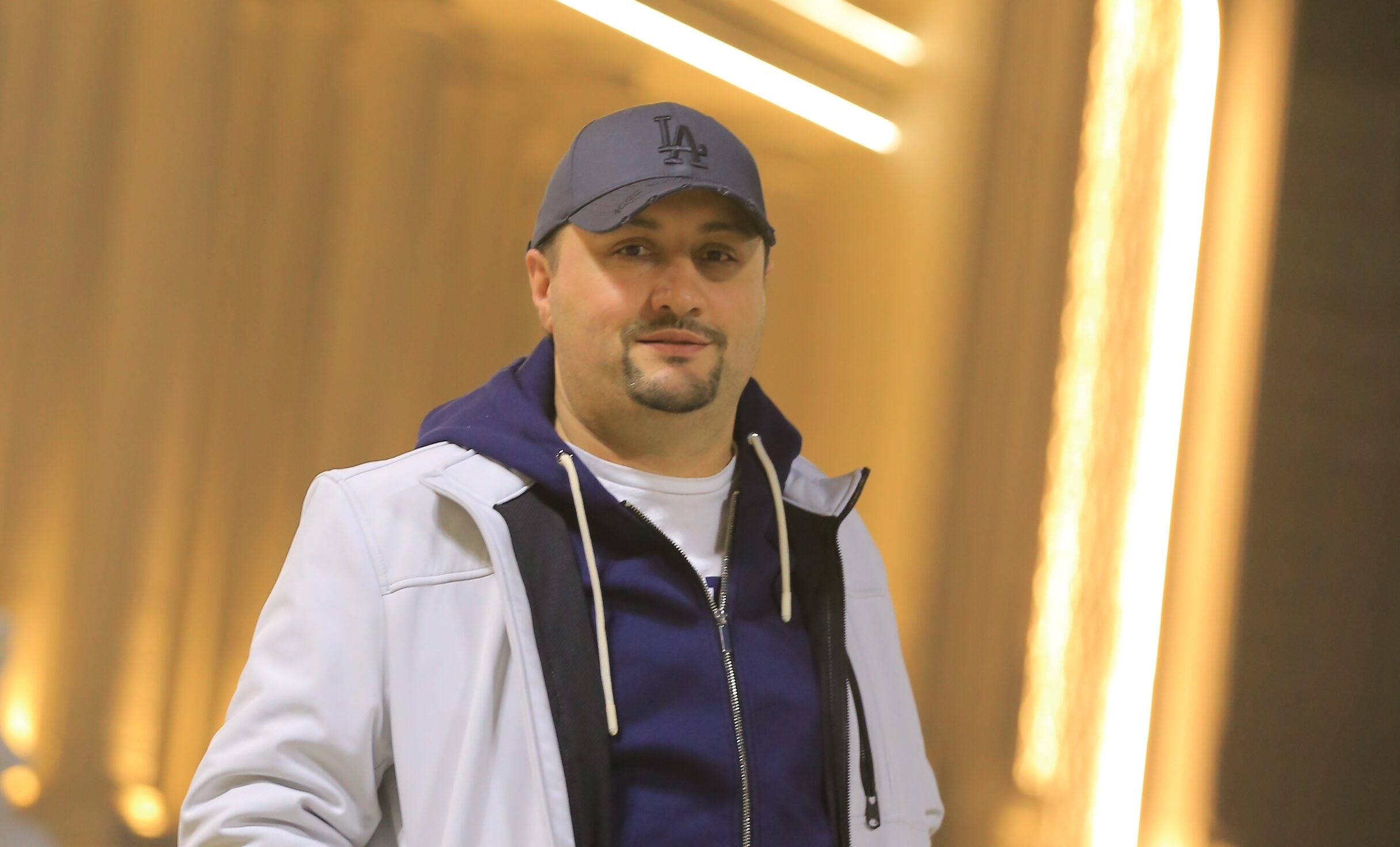 Далер РАҚАМОВ: Аз гаражи хурд ба ҷаҳони бузург – фарҳанги нави хизматрасонӣ дар Тоҷикистон Далер РАҚАМОВ: Аз гаражи хурд ба ҷаҳони бузург – фарҳанги нави хизматрасонӣ дар Тоҷикистон