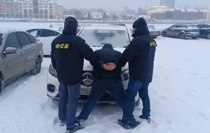 Боздошти “намояндаи диаспораи тоҷикон” барои порадиҳӣ ба корманди хадамоти муҳоҷират Боздошти “намояндаи диаспораи тоҷикон” барои порадиҳӣ ба корманди хадамоти муҳоҷират