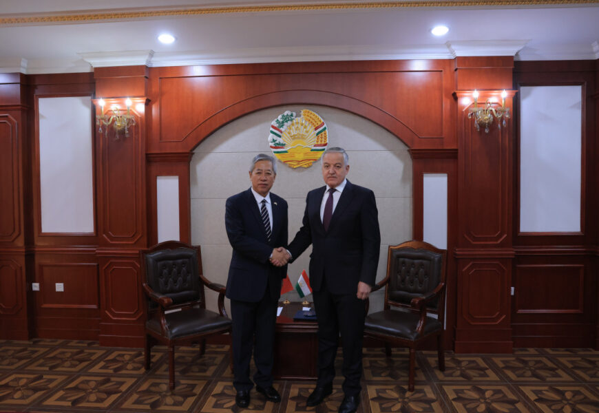 Сироджиддин Мухриддин встретился с Послом Китая в Таджикистане Сироджиддин Мухриддин встретился с Послом Китая в Таджикистане