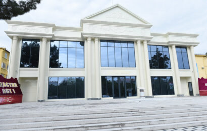 Ифтитоҳи Театри Александр Пушкин баъди азнавсозӣ Ифтитоҳи Театри Александр Пушкин баъди азнавсозӣ