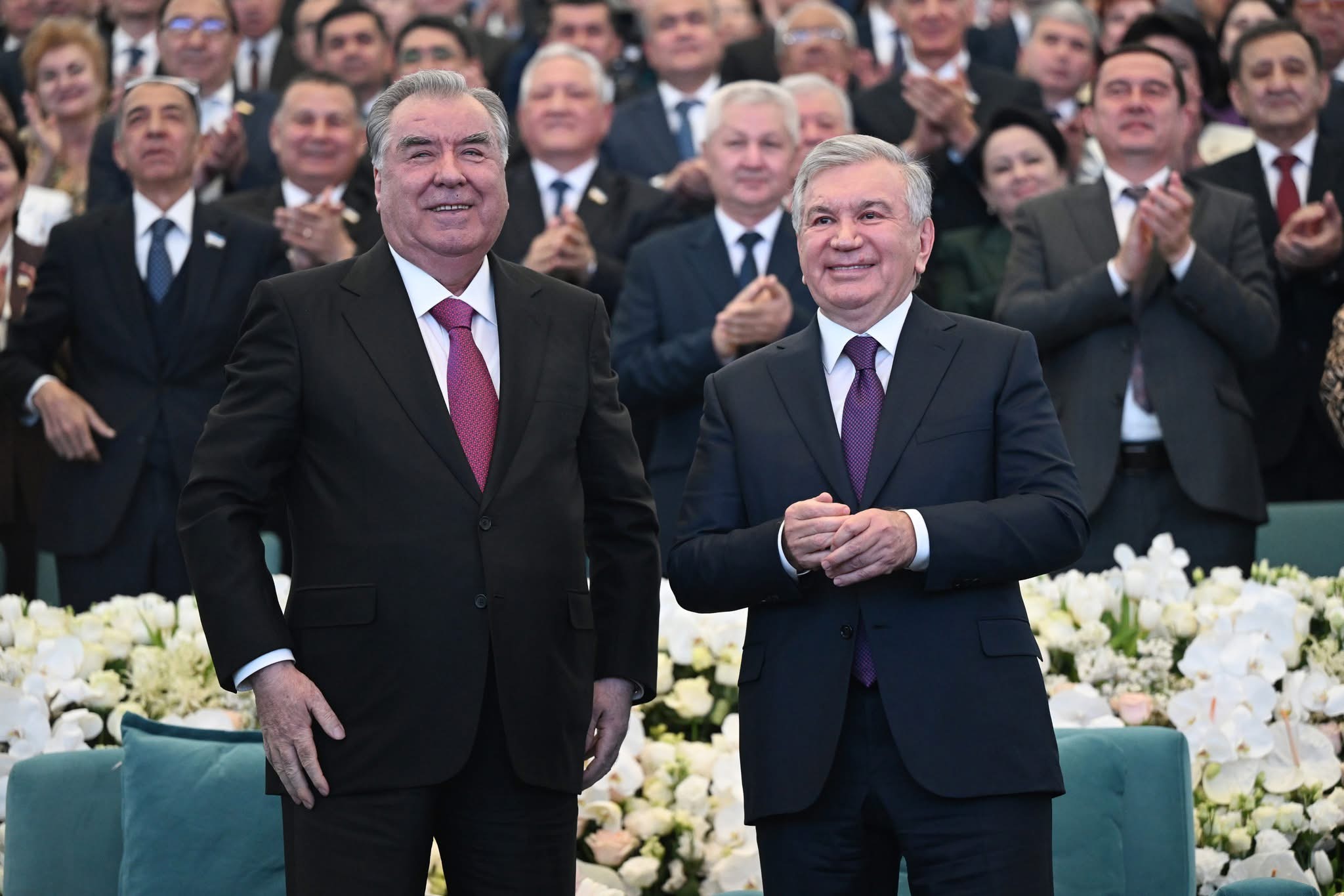 Президенты Узбекистана и Таджикистана приняли участие в совместном концерте мастеров искусств Президенты Узбекистана и Таджикистана приняли участие в совместном концерте мастеров искусств