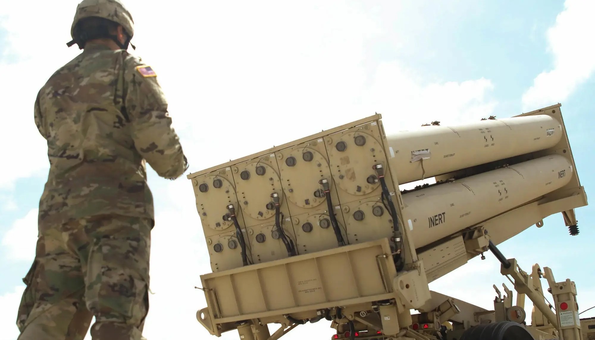 Миллиардҳо доллар – фоидаи ширкатҳои истеҳсоли силоҳ аз ҷанги Трамп бо Эрон Миллиардҳо доллар – фоидаи ширкатҳои истеҳсоли силоҳ аз ҷанги Трамп бо Эрон