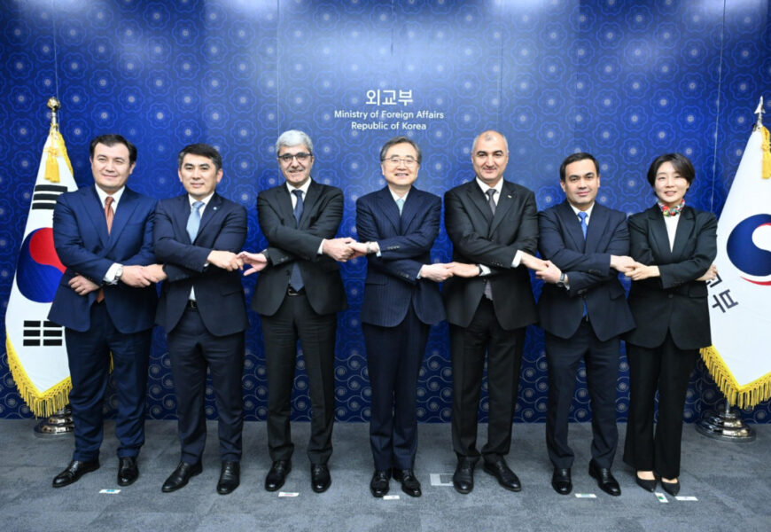 Встреча старших должностных лиц Саммита “ЦА-Корея” с Министром иностранных дел Республики Корея Встреча старших должностных лиц Саммита “ЦА-Корея” с Министром иностранных дел Республики Корея