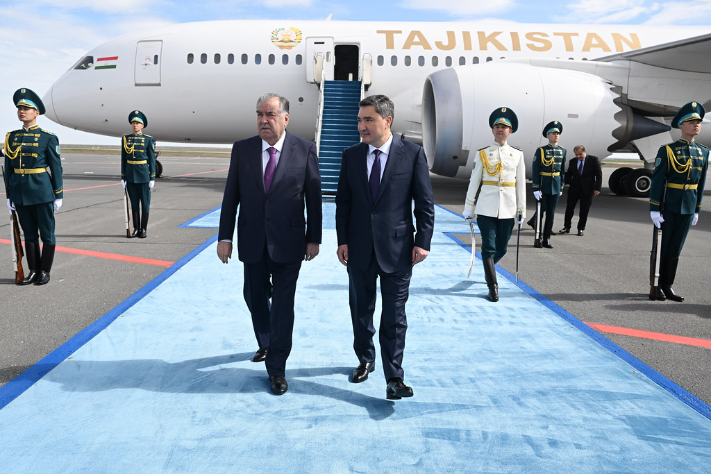 Президент Республики Таджикистан: Рабочий визит в Казахстан Президент Республики Таджикистан: Рабочий визит в Казахстан
