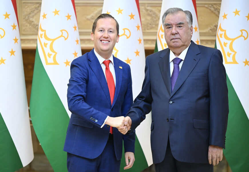 Президент Республики Таджикистан: Встреча со Спецпосланником Президента США по Южной и Центральной Азии Президент Республики Таджикистан: Встреча со Спецпосланником Президента США по Южной и Центральной Азии