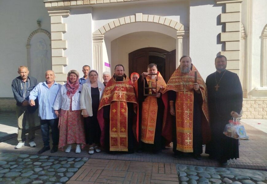 РПЦ: Благодатный огонь доставлен в Душанбе РПЦ: Благодатный огонь доставлен в Душанбе