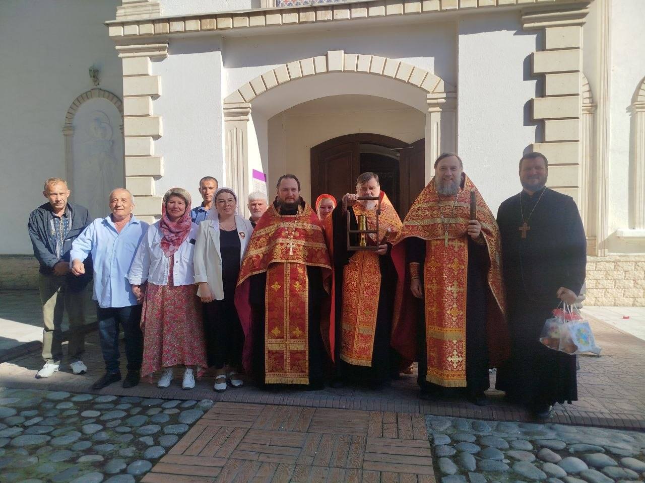 РПЦ: Благодатный огонь доставлен в Душанбе РПЦ: Благодатный огонь доставлен в Душанбе