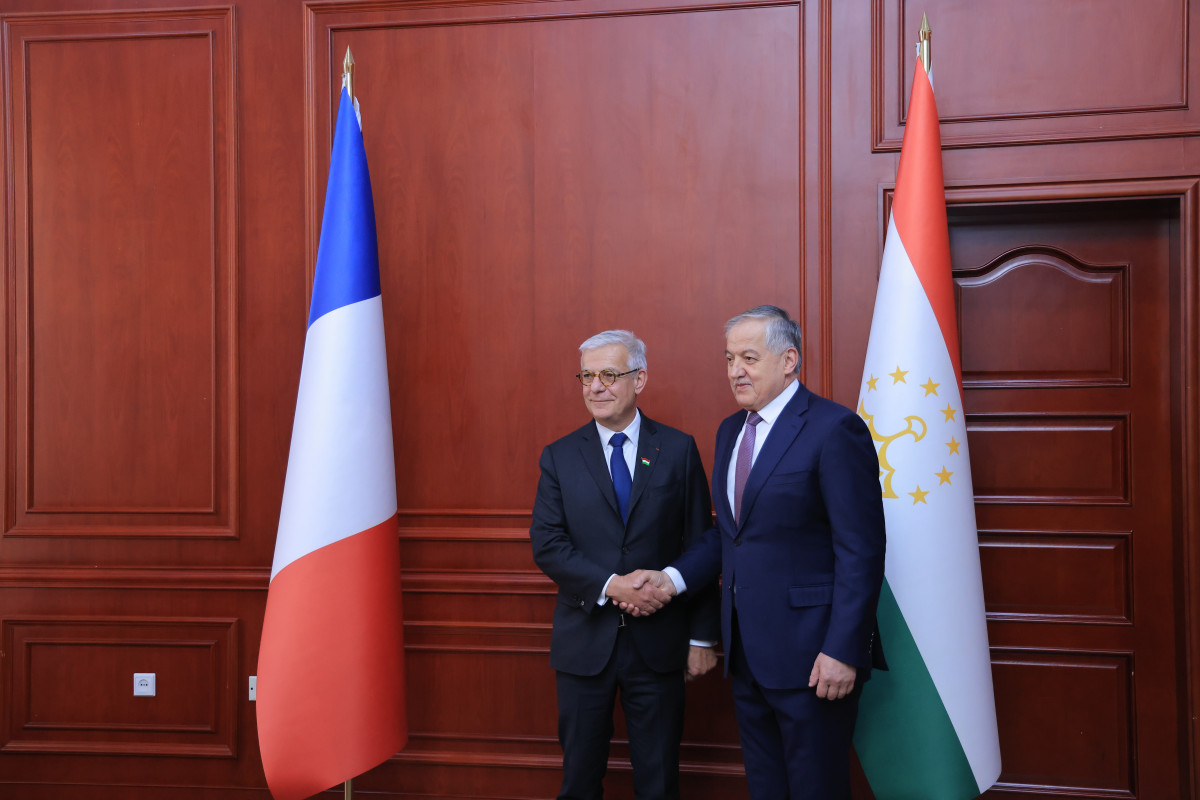 Мулоқоти Вазири корҳои хориҷӣ бо сенаторони Фаронса Мулоқоти Вазири корҳои хориҷӣ бо сенаторони Фаронса