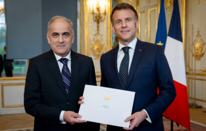 Сафири Тоҷикистон ба Президенти Фаронса эътимоднома супорид Сафири Тоҷикистон ба Президенти Фаронса эътимоднома супорид