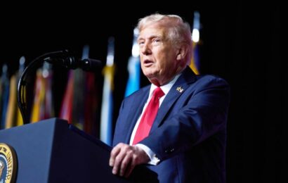 Трамп аз тавофуқ бо Эрон барои поён додани ҷанг хабар дод Трамп аз тавофуқ бо Эрон барои поён додани ҷанг хабар дод