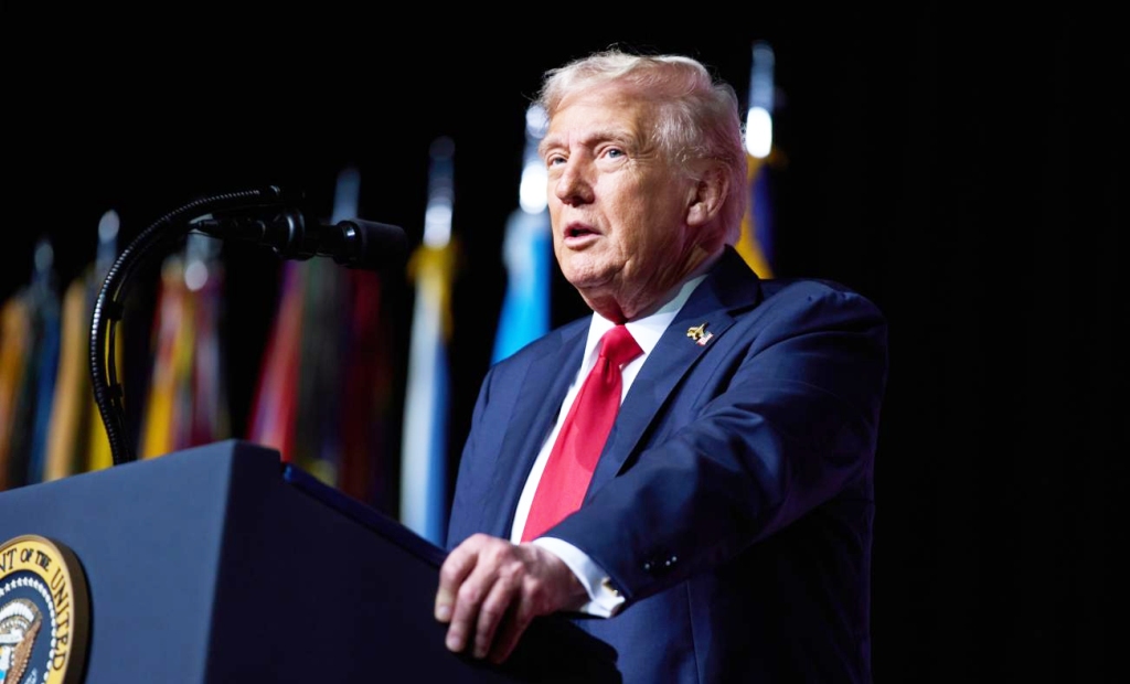 Трамп аз тавофуқ бо Эрон барои поён додани ҷанг хабар дод Трамп аз тавофуқ бо Эрон барои поён додани ҷанг хабар дод