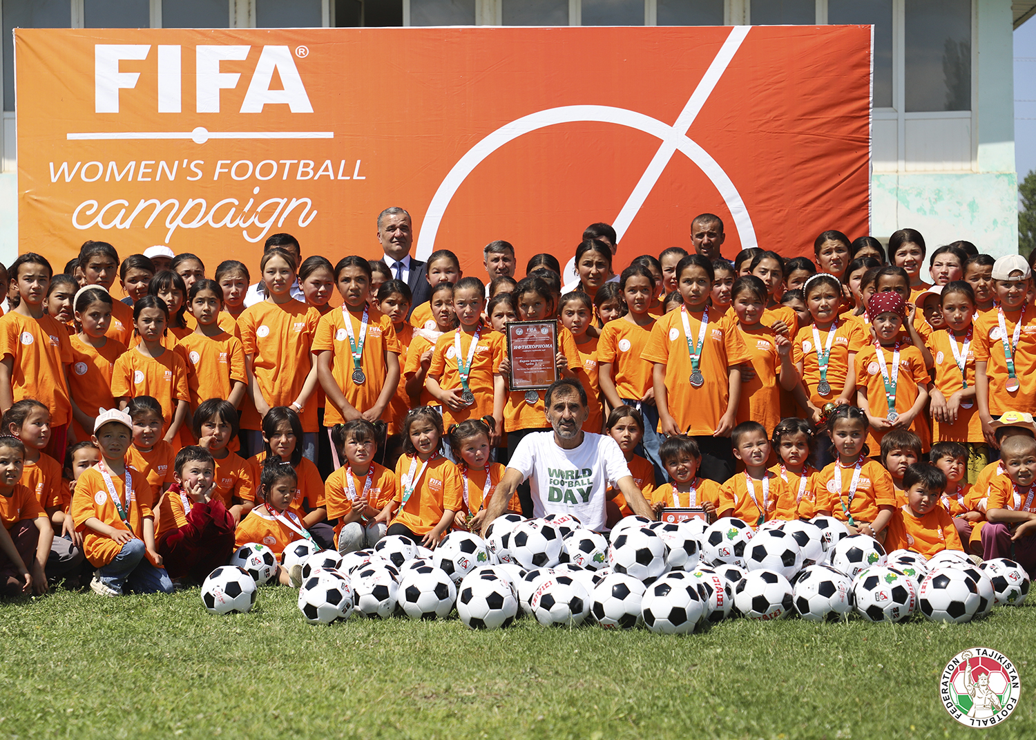 Фестиваль футбола и блиц-турнир «FIFA Women’s Football Campaign» в Шахристане Фестиваль футбола и блиц-турнир «FIFA Women’s Football Campaign» в Шахристане