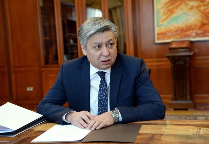 Эрлан Абдылдаев освобожден от должности посла КР в Таджикистане Эрлан Абдылдаев освобожден от должности посла КР в Таджикистане