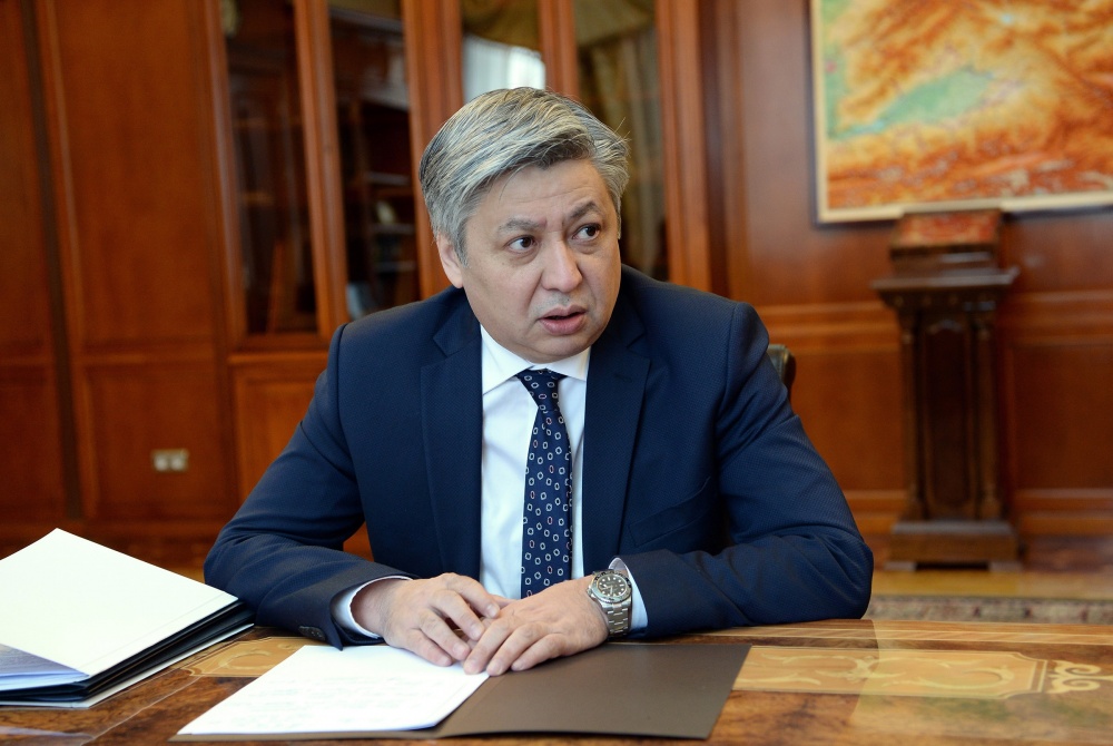 Эрлан Абдылдаев освобожден от должности посла КР в Таджикистане Эрлан Абдылдаев освобожден от должности посла КР в Таджикистане
