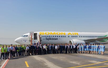 Нахустин ҳавопаймои нави Boeing 737-8 MAX-и “Сомон Эйр” ба Тоҷикистон омад Нахустин ҳавопаймои нави Boeing 737-8 MAX-и “Сомон Эйр” ба Тоҷикистон омад