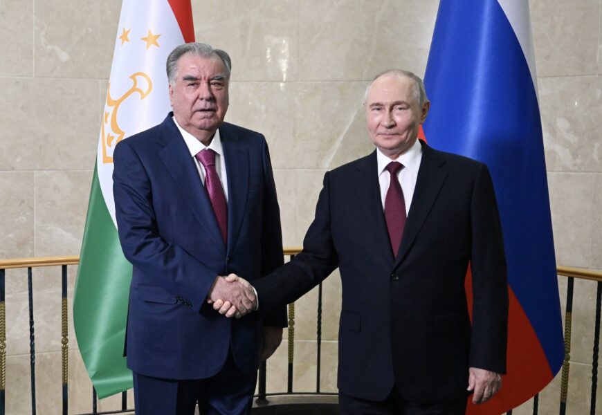 Эмомалӣ Раҳмон ва Владимир Путин ҳамкории Тоҷикистону Русияро баррасӣ карданд Эмомалӣ Раҳмон ва Владимир Путин ҳамкории Тоҷикистону Русияро баррасӣ карданд
