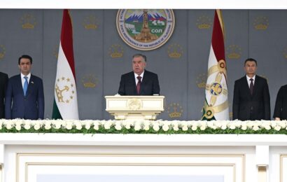 Гузашти низомии беш аз 27 ҳазор афсару сарбоз дар Душанбе Гузашти низомии беш аз 27 ҳазор афсару сарбоз дар Душанбе