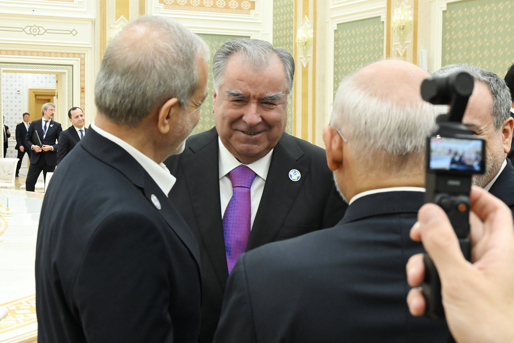 Беседа Президента Таджикистана с Президентом Ирана Беседа Президента Таджикистана с Президентом Ирана